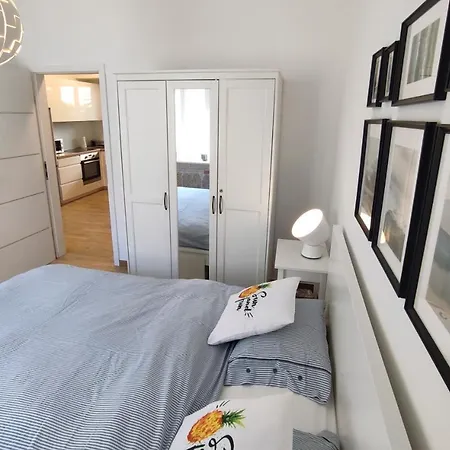 Lilly Apartment Split